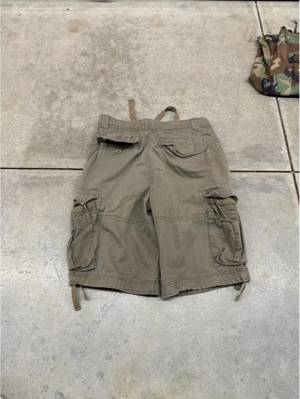 vintage no boundaries olive green cargo shorts size 30